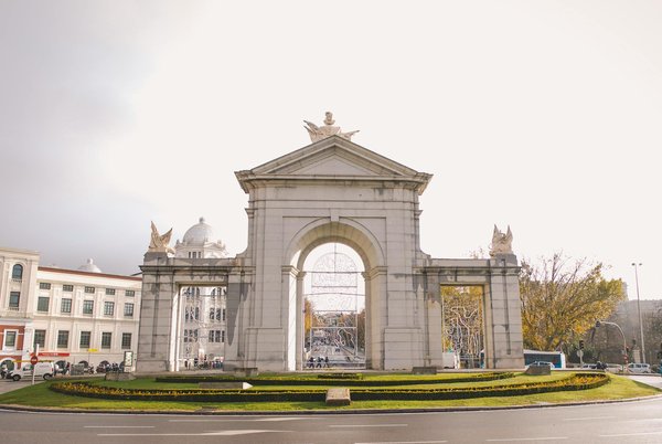 Quels sont les avantages et défis du camping en région de forêts pluviales?